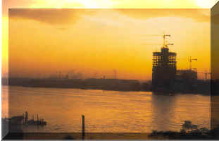 bangkoksunset.jpg (942650 bytes)